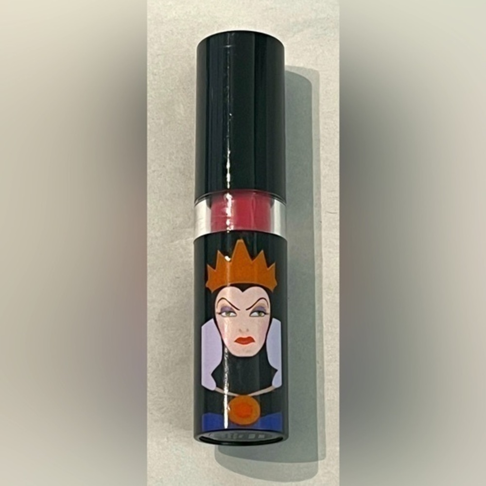 DISNEY EVIL QUEEN LIPSTICK BRAND NEW
